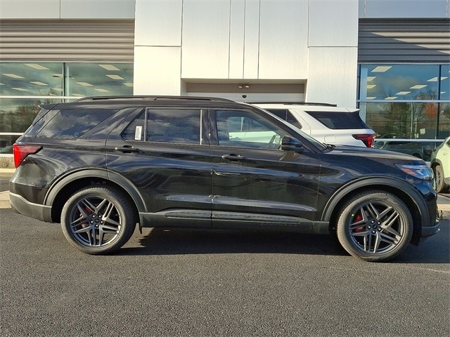 2026 Ford Explorer ST's photo