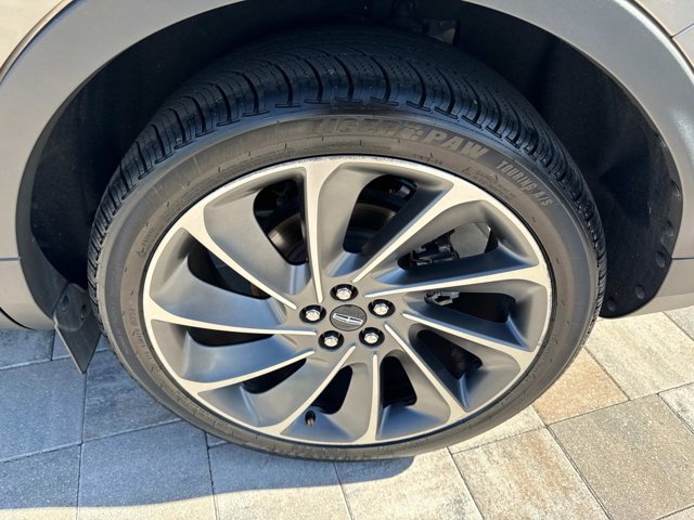Vehicle Image 35