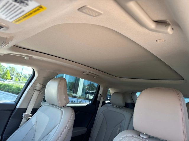 Vehicle Image 36