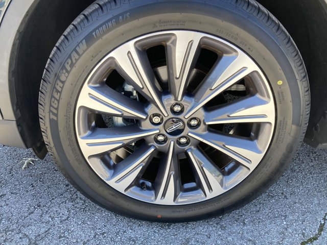 Vehicle Image 14
