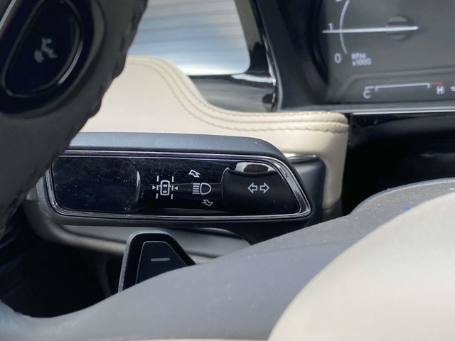 Vehicle Image 28
