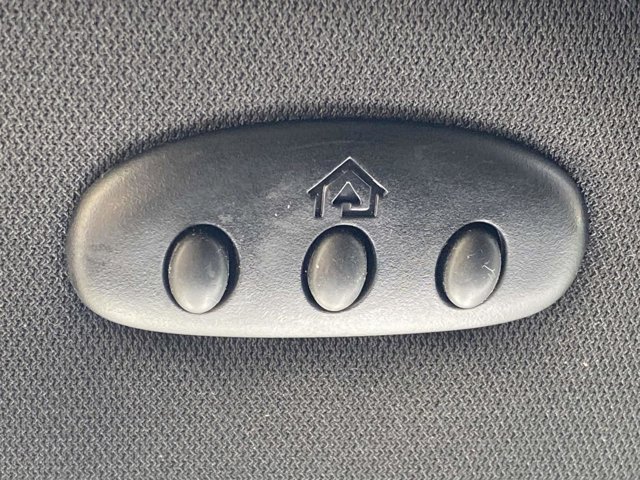 Vehicle Image 28