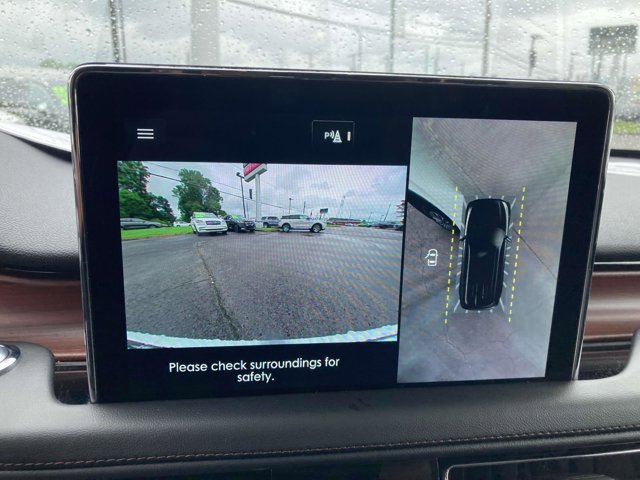 Vehicle Image 25