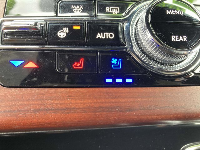 Vehicle Image 26