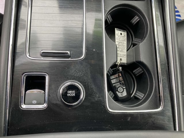 Vehicle Image 29