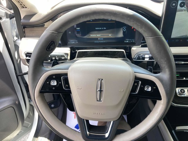 Vehicle Image 29