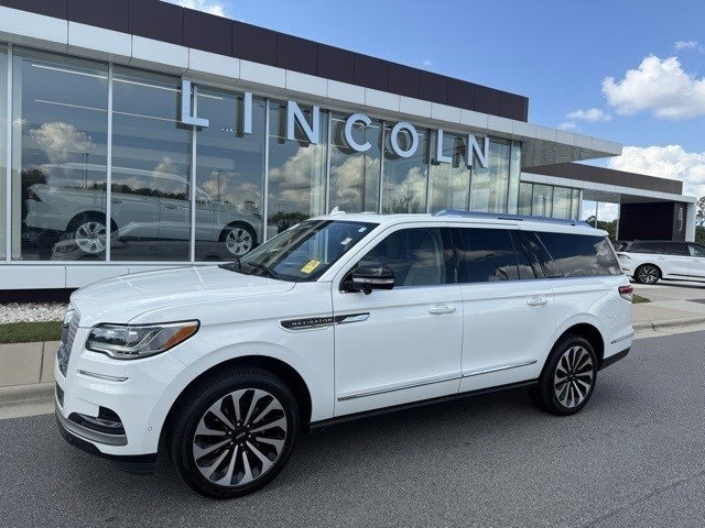 2023 Lincoln Navigator L