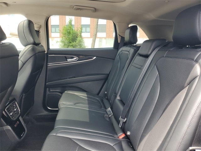 Vehicle Image 36