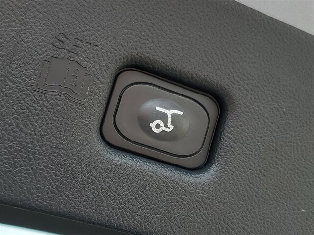 Vehicle Image 38
