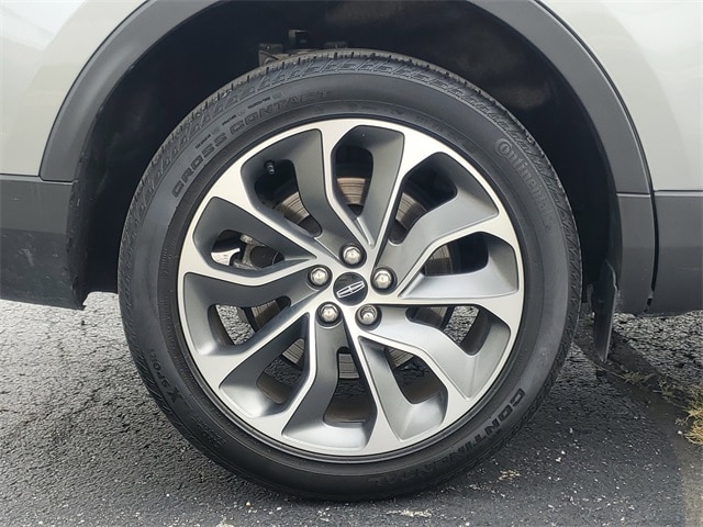 Vehicle Image 9