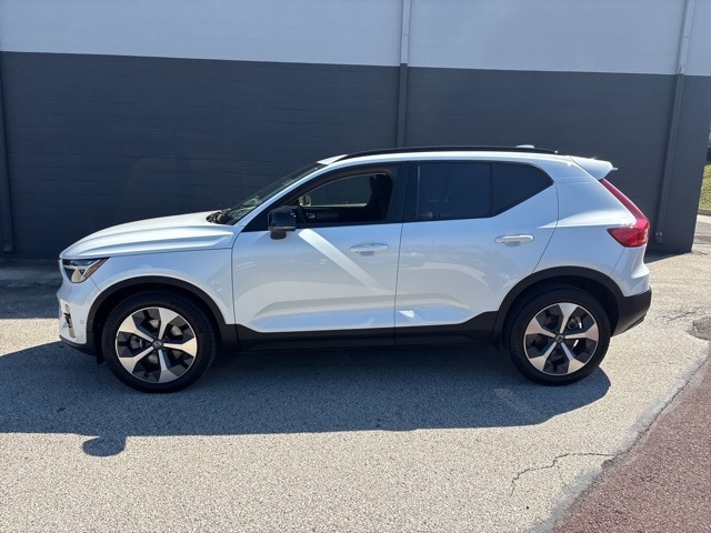 2023 Volvo XC40