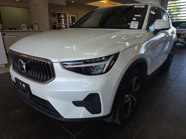 2025 Volvo XC40