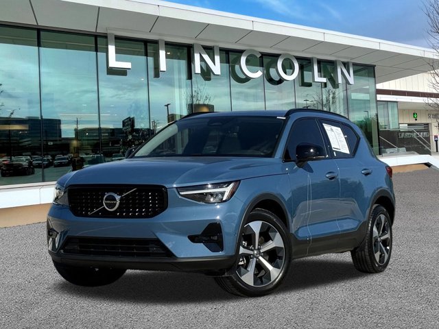 2025 Volvo XC40