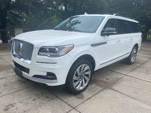 2023 Lincoln Navigator L