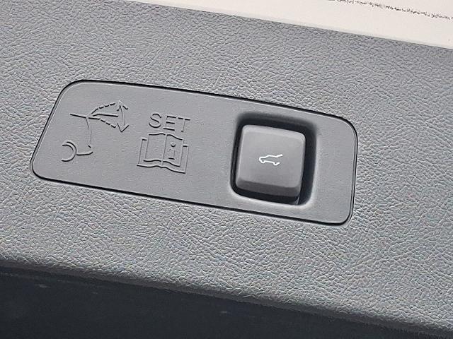 Vehicle Image 29