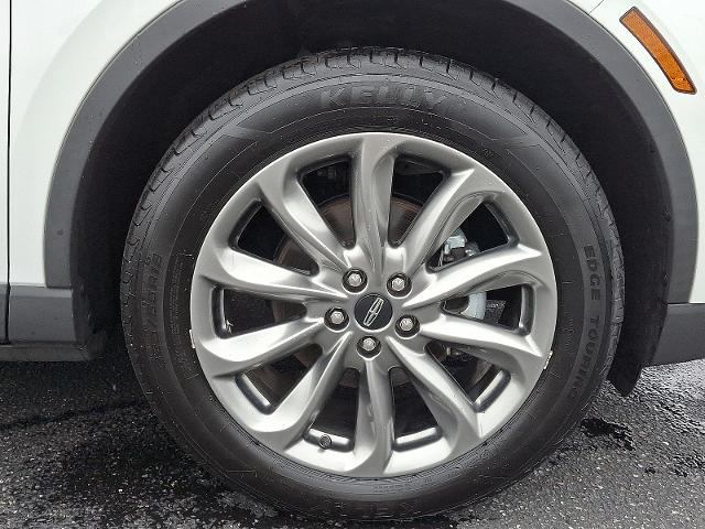Vehicle Image 8