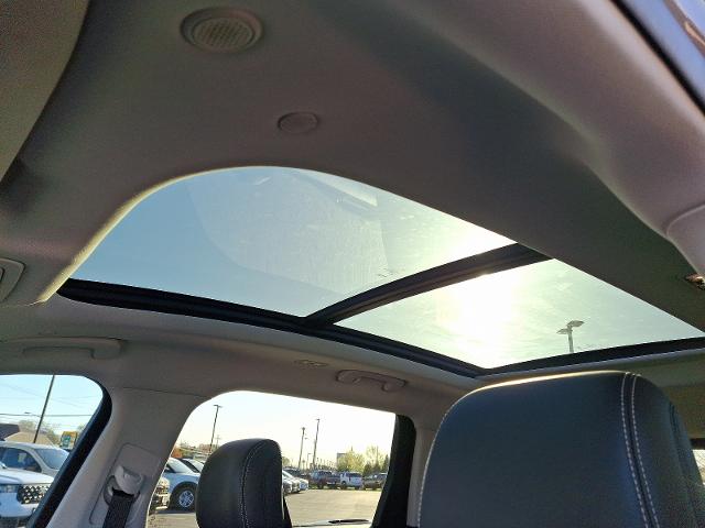Vehicle Image 16