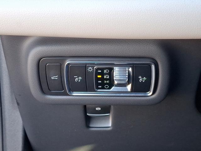 Vehicle Image 27