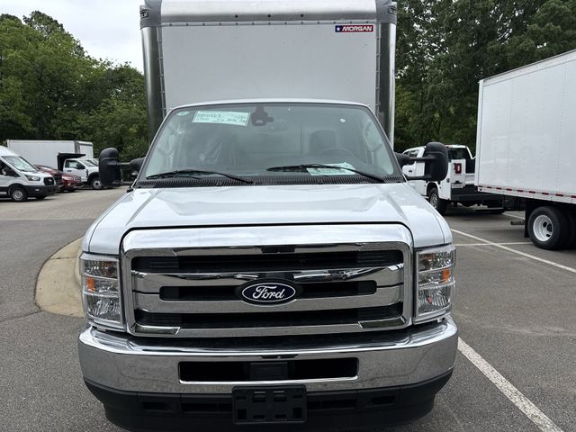 New 2027 Oxford White Ford E-350 SRW image 41