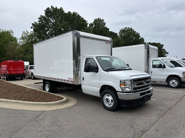 New 2027 Oxford White Ford E-350 SRW image 33