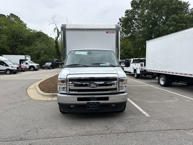 New 2027 Oxford White Ford E-350 SRW image 34