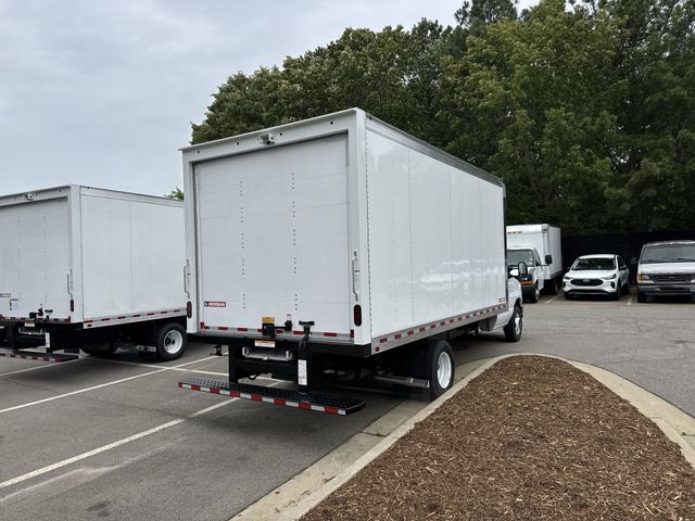 New 2027 Oxford White Ford E-350 SRW image 39