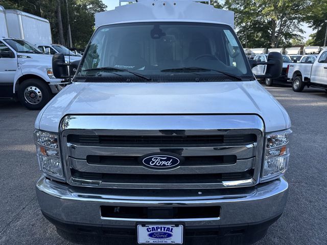 New 2026 Oxford White Ford E-350 SRW image 10