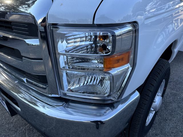 New 2026 Oxford White Ford E-350 SRW image 11