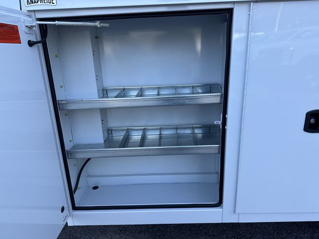 New 2026 Oxford White Ford E-350 SRW image 17