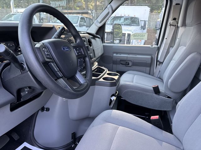 New 2026 Oxford White Ford E-350 SRW image 19