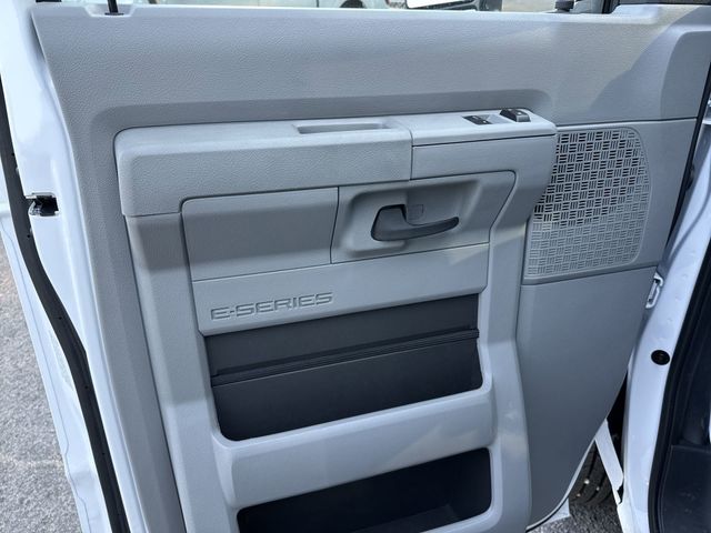 New 2026 Oxford White Ford E-350 SRW image 20