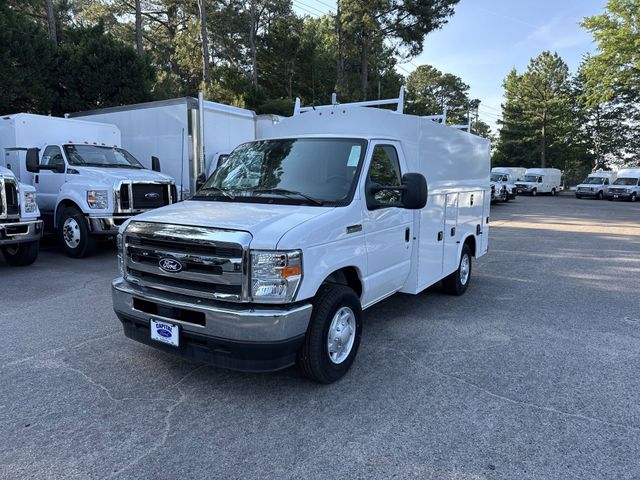 New 2026 Oxford White Ford E-350 SRW image 4