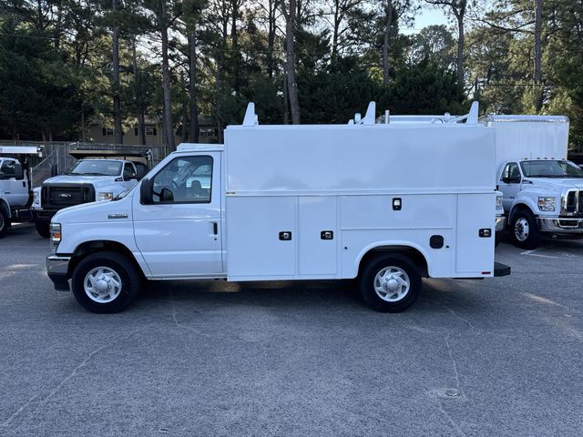 New 2026 Oxford White Ford E-350 SRW image 5