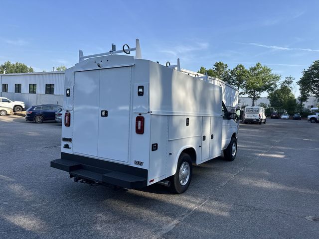 New 2026 Oxford White Ford E-350 SRW image 8