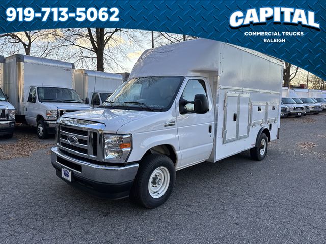 2025 Ford E-Series Cutaway Base's photo