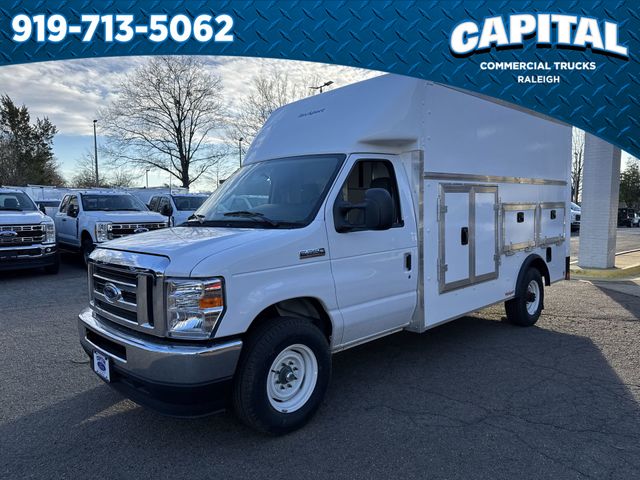 2025 Ford E-Series Cutaway Base's photo