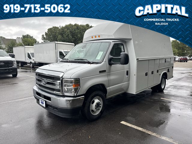 2026 Ford E-Series Cutaway Base's photo