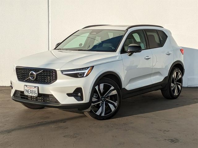 2024 Volvo XC40