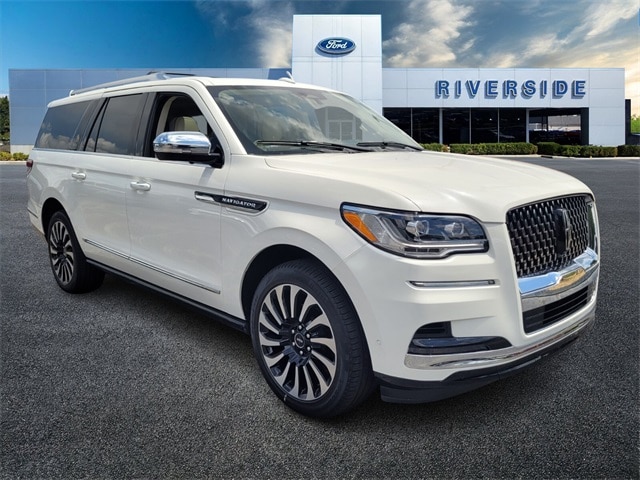 2022 Lincoln Navigator L