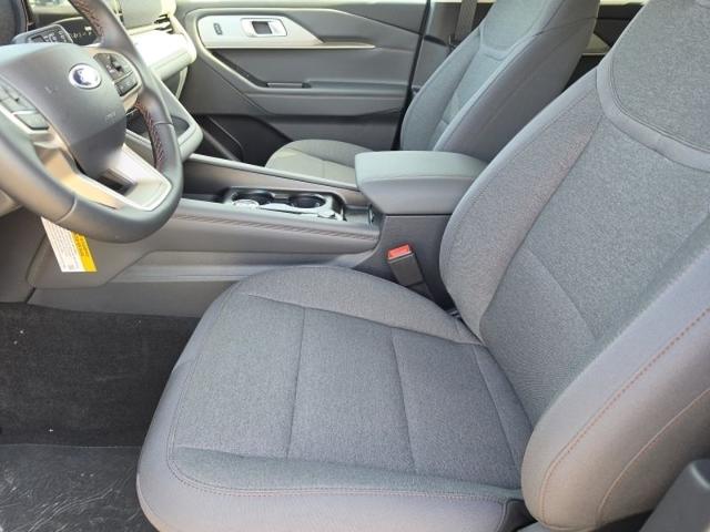 New 2026 Space White Metallic Ford Active image 36