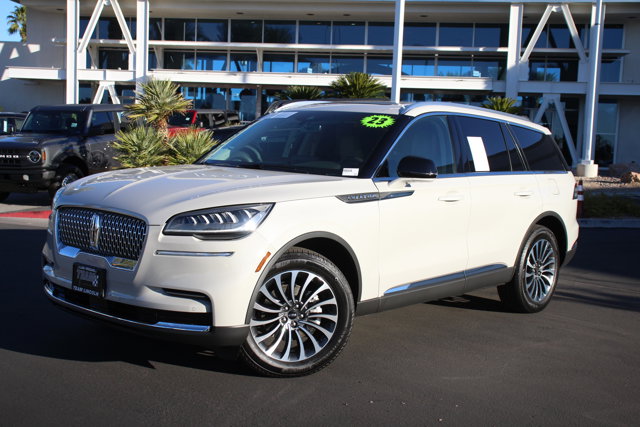 2023 Lincoln Aviator Base's photo