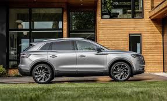 2022 Lincoln Nautilus FWD's photo