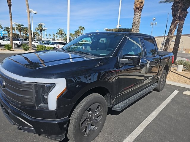 2023 Ford F-150 Lightning Lariat