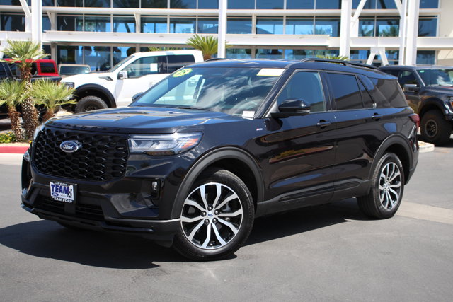 2025 Ford Explorer ST-LINE 4WD (PL535)'s photo
