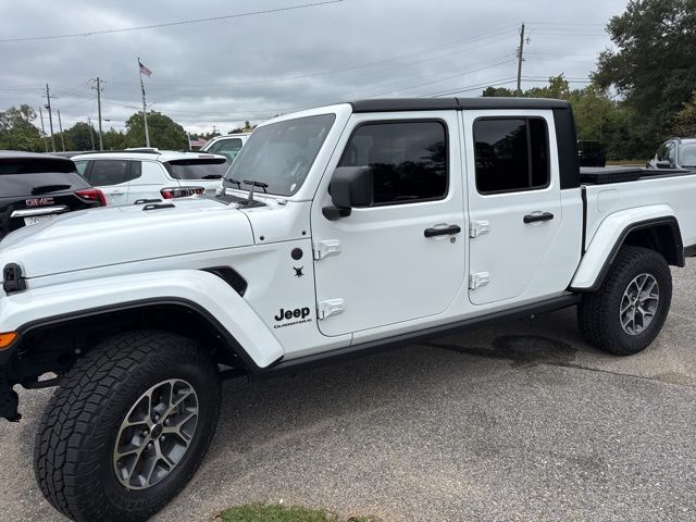 2024 Jeep Gladiator