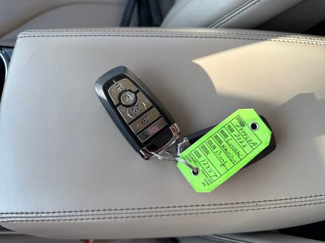 Vehicle Image 32