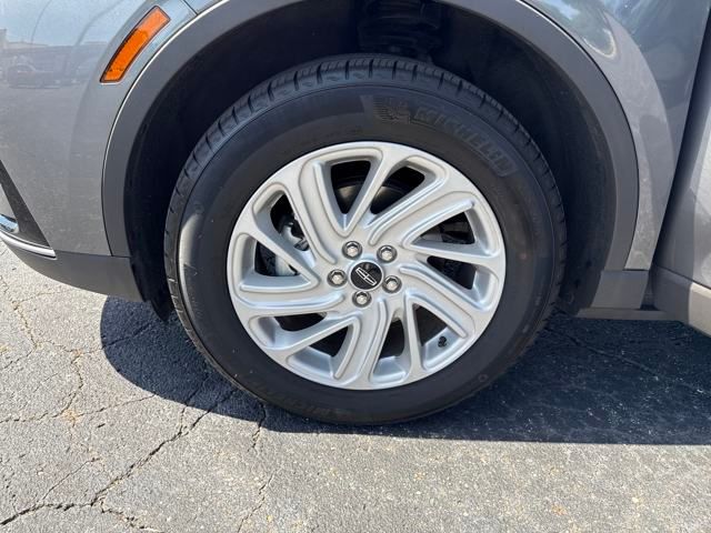 Vehicle Image 30