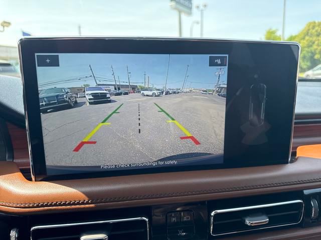Vehicle Image 25