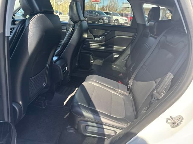 Vehicle Image 30