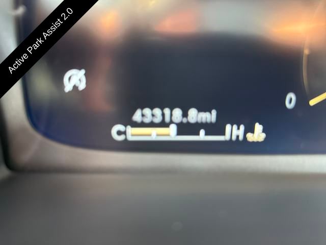 Vehicle Image 21